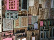 Традиционные деревянные издения в сувенирной лавке, Стоун Таун, Занзибар (фото А.А. Банщиковой)